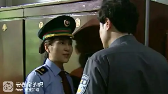 火车悬疑电影推荐_尸速列车在线观看国语_火车上的电影故事