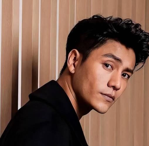 陈坤近照刷屏，内娱迷妹又被硬控了