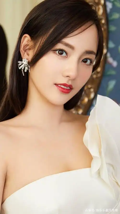 泪痣美女明星推荐_女明星脸上痣的美人_国内雀斑多的女明星