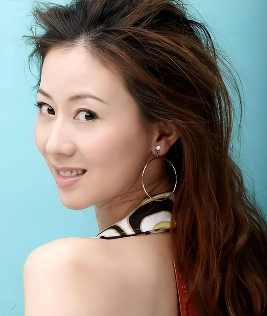 汤加丽人体艺术写真_汤加丽舞蹈经历_中国女明星人体艺术